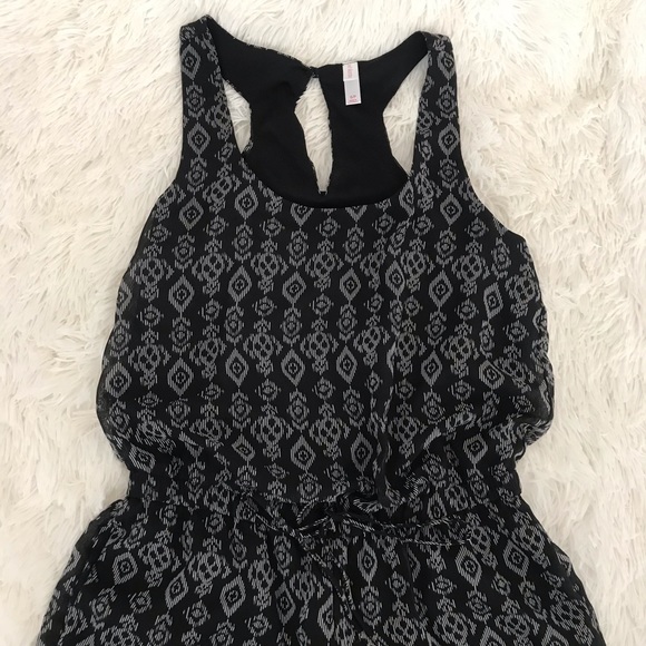 Black patterned romper with pockets - Picture 2 of 4